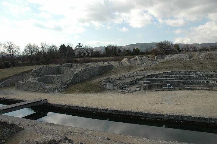 Theatre antique d'Alba (19).JPG